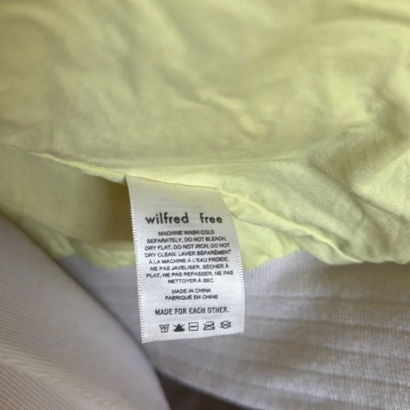 Aritzia Wilfred Free XS Teddy Sherpa Jacket Cream and Navy Blue